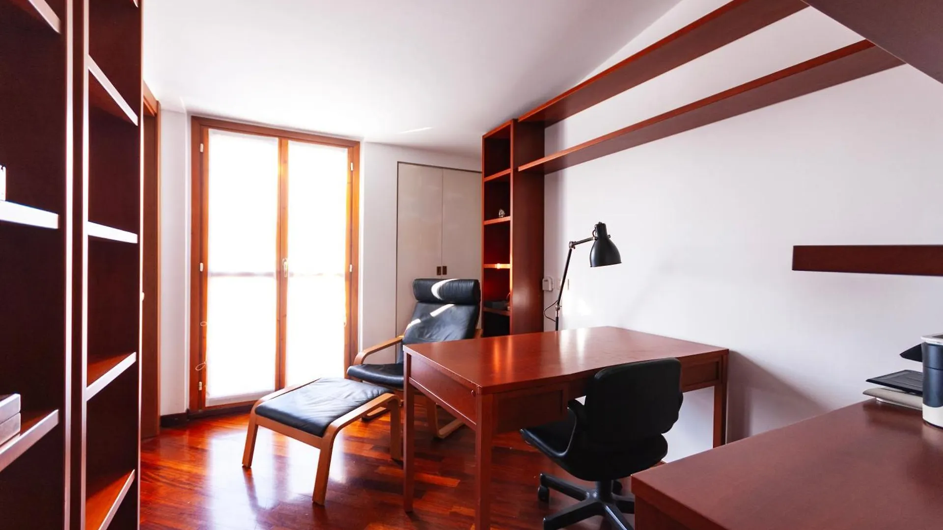 Youhosty - Loreto 1 Bedroom Apartment Милан 0*,