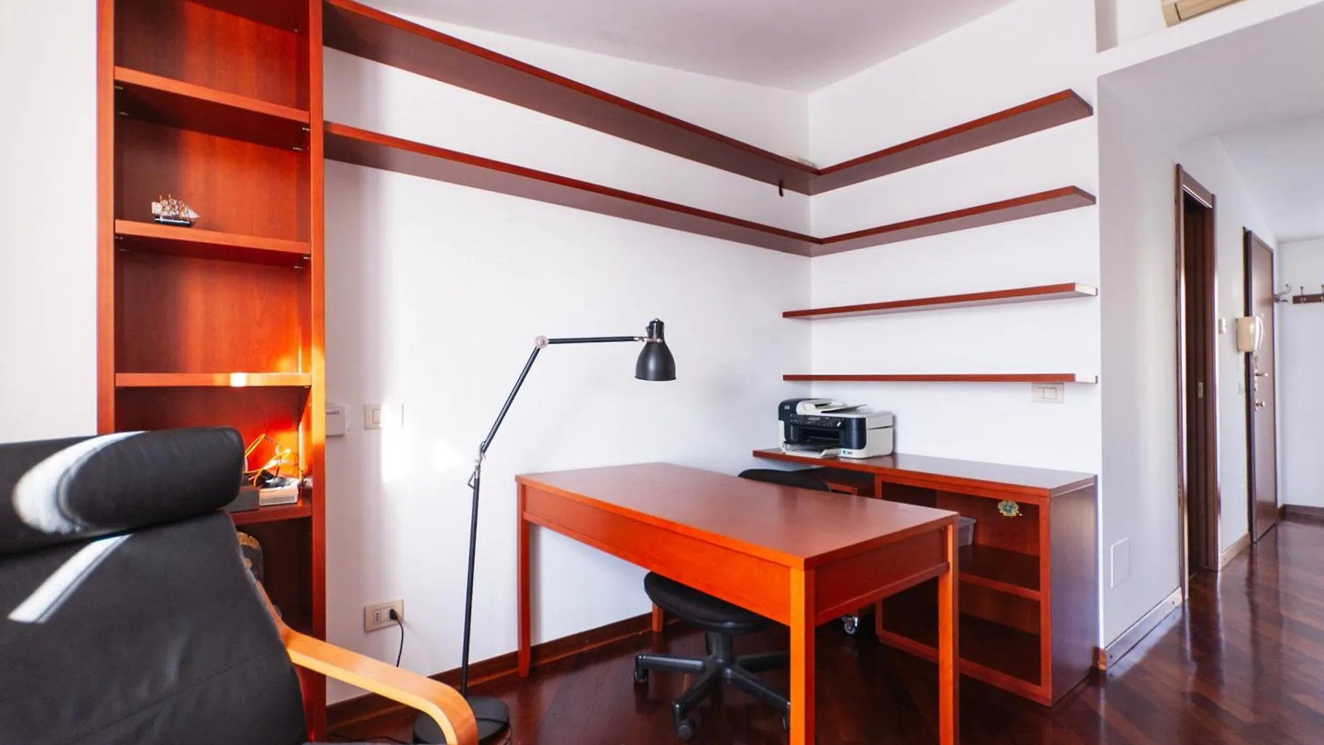 Youhosty - Loreto 1 Bedroom Apartment Milan