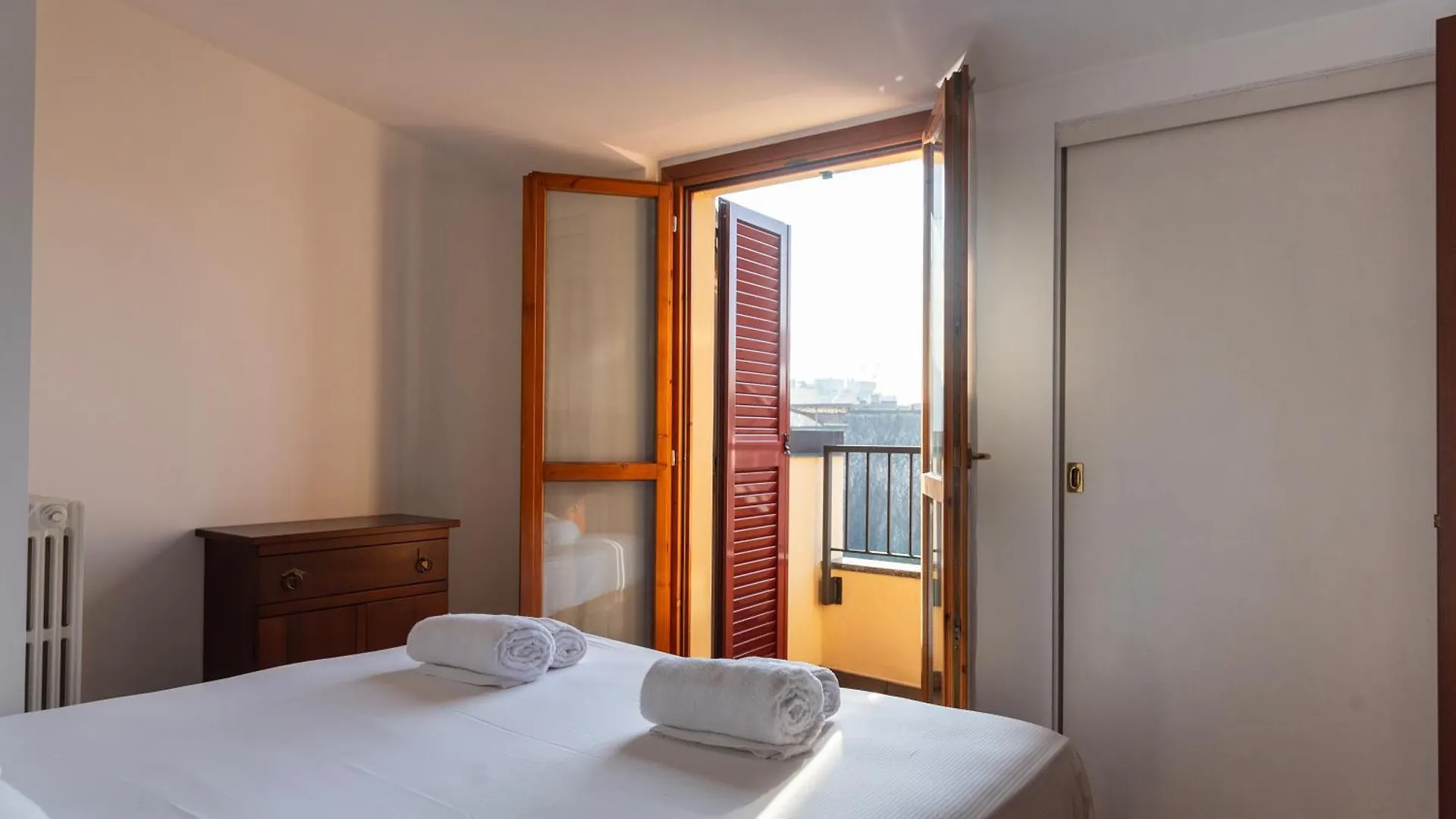 Youhosty - Loreto 1 Bedroom Apartment Milan